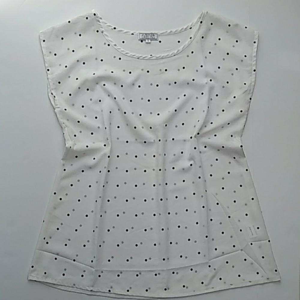 NWOT A Dip of Darling Polka Dot Cap Sleeve Top